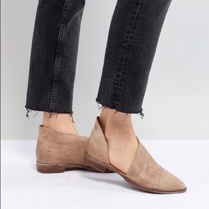 LIKE NEW FREE PEOPLE ROYALE FLAT